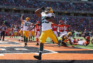 hi-res-181577657-johnathan-franklin-of-the-green-bay-packers-scores-a_crop_650x440