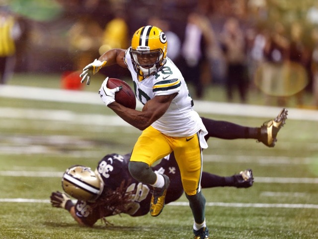 Randall Cobb signs with Green Bay Packers